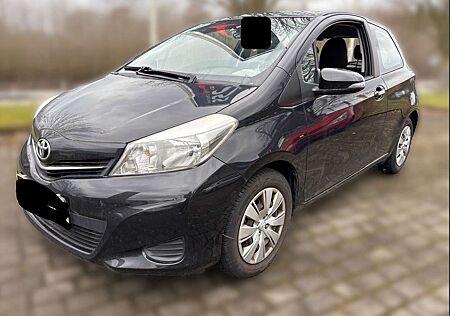 Toyota Yaris Life Klima Kamera