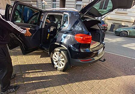 VW Tiguan Volkswagen 2.0 TDI DPF 4Motion Sport & Style