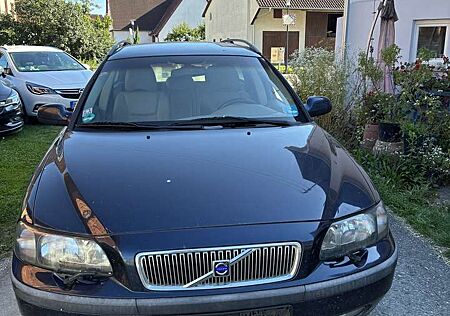 Volvo V70 2.4