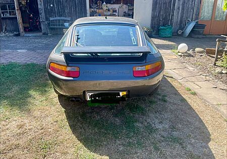 Porsche 928 928 Automatik S 4