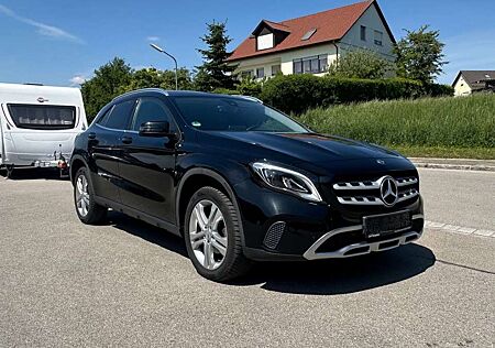 Mercedes-Benz GLA 220 d 4Matic Urban-Navi-SZH-PDC-Rückfahrkamer