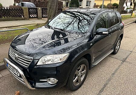 Toyota RAV 4 2.2 D-CAT 4x4 Travel