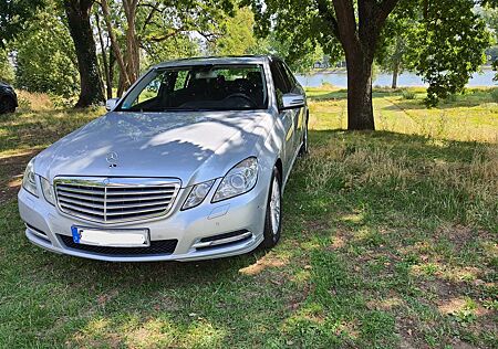 Mercedes-Benz E 300 CDI DPF BlueEFFICIENCY 7G-TRONIC Elegance