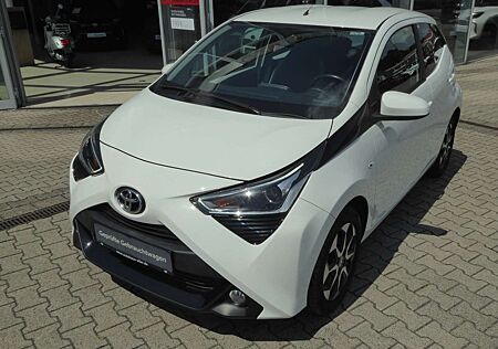 Toyota Aygo x-play connect