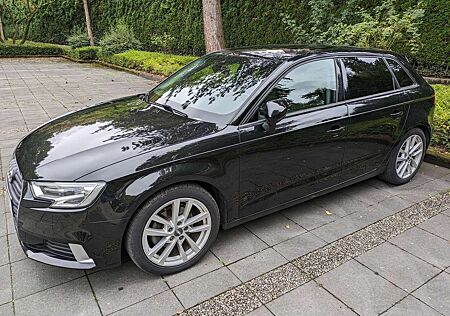Audi A3 Sportback 35 TFSI*AHK*STDHZ*XENON*PDC*SHZ*KLIMA*
