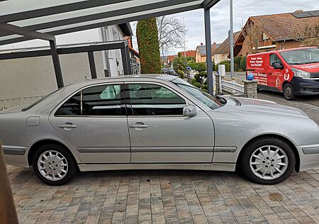 Mercedes-Benz 280 +E