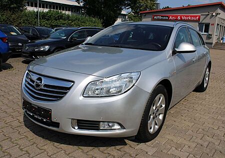 Opel Insignia Sports Tourer 1.8 Navi,PDC,AHK,SHZ