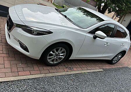 Mazda 3 Exclusive-Line