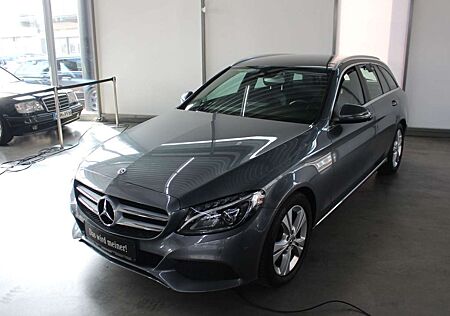 Mercedes-Benz C 300 T Avantgarde AHK COMAND Kamera LED SHZ