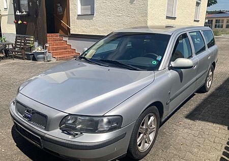 Volvo V70 2.4T