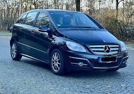 Mercedes-Benz B 200 Turbo /SHZ/Xenon/Navi/8xbereift