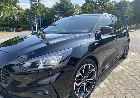 Ford Focus 1.5 EcoBoost Start-Stopp-System ST-LINE