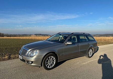 Mercedes-Benz E 280 (W211) Gepflegtes Garagenfahrzeug