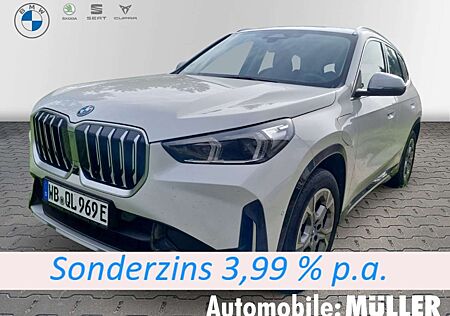 BMW X1 30 e xLine LED NAVI AHK ACC Park-Assistent