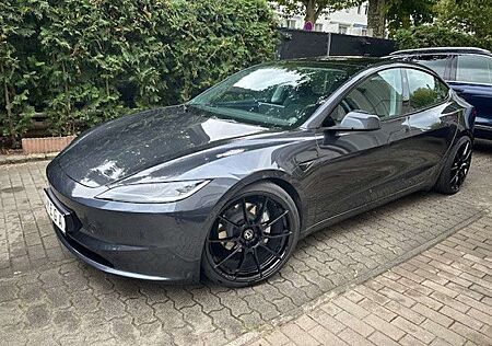 Tesla Model 3 LONG RANGE DUAL HIGHLAND AWD|KW FAHRWERK