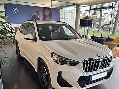 BMW X1 xDrive20d Aut. M Sportpaket/AHK/HK/El. Sitze/ACC