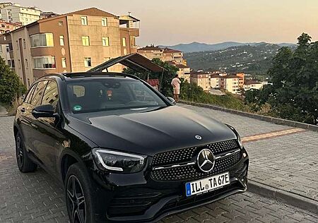 Mercedes-Benz GLC 300 de 4Matic 9G-TRONIC AMG Line