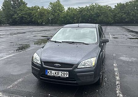 Ford Focus Turnier 1.6 16V Ambiente