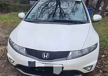 Honda Civic 1.8i-VTEC Automatik Executive