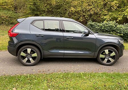 Volvo XC 40 XC40 Momentum Pro AWD