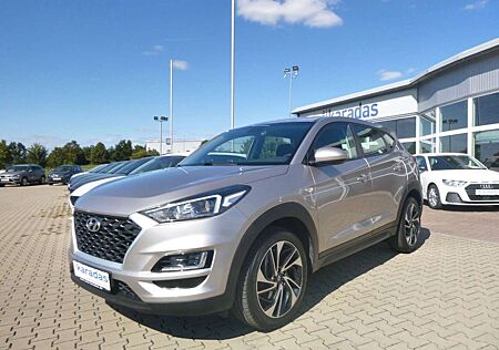 Hyundai Tucson Pure 2WD 64.818KM/Automatik