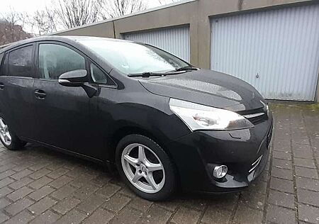 Toyota Verso Diesel 2.2 D-CAT 7-Sitzer Life