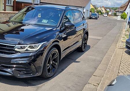 VW Tiguan Volkswagen 2.0 TDI DSG R-Line 4Motion Black & Style