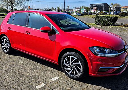 VW Golf Volkswagen 1.0 TSI DSG Sound