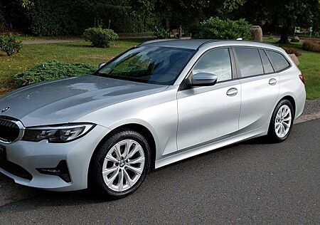 BMW 318d 318 Touring Aut. Sport Line