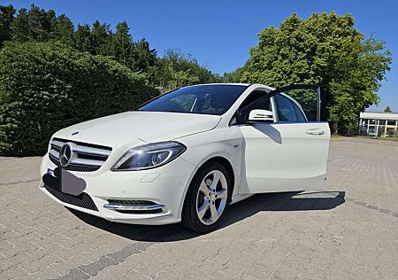 Mercedes-Benz B 200 (BlueEFFICIENCY)