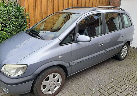 Opel Zafira 1.8 Elegance