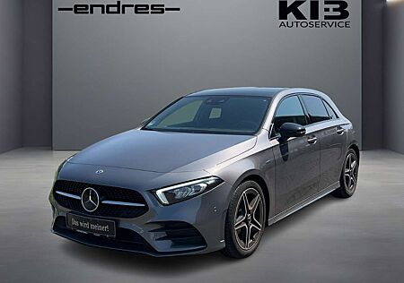 Mercedes-Benz A 180 AMG Line +Wide+MBUX+Pano+LED+Navi+Night
