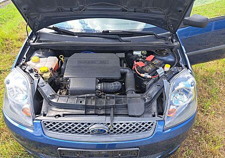 Ford Fiesta 3-Türer 1.3 Ambiente mit TÜV 07/2026
