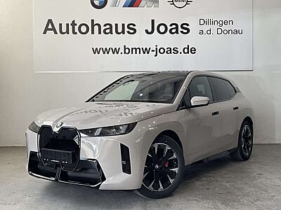 BMW iX xDrive45 |Sitzbelüftung |AHK |Panoramadach