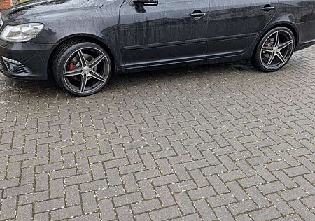Skoda Octavia Combi 2.0 TSI RS
