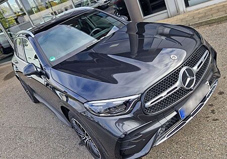Mercedes-Benz GLC 300 de,4M.,9G,AMGLinePremium,AHK,Pano,360°,Memory,....