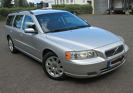 Volvo V70 2.4 Momentum, Benzin & LPG Gas, Automatik .
