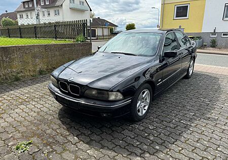 BMW 528i 528