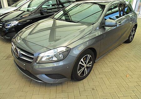 Mercedes-Benz A 180 BlueEff AHK Panoramad. Sitzh Parktr