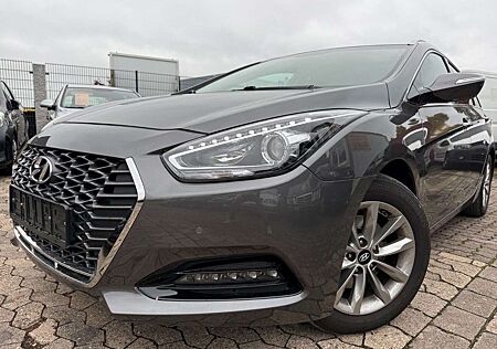 Hyundai i40 Space 1,6CRDi Kliaautomatik,Navi,Kamera,AHK