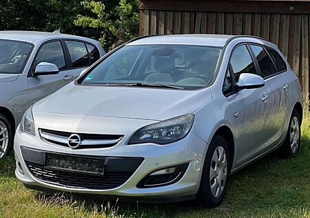 Opel Astra J Sports Tourer Edition