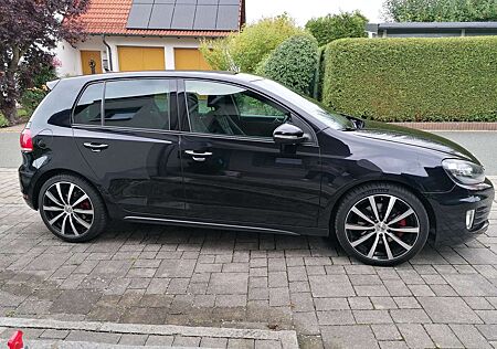 VW Golf GTI Volkswagen Golf 2.0 GTI