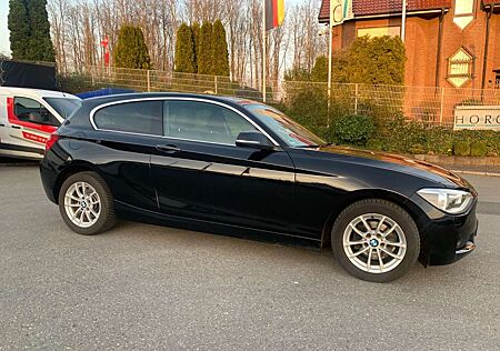 BMW 116 1 Lim. 3-trg. d*Navi*Xenon*Klima*PDC*1 Hand
