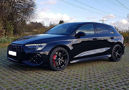 Audi RS3 TFSI Sportback quattro S tronic