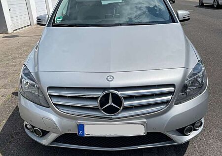 Mercedes-Benz B 180 (BlueEFFICIENCY) 7G-DCT