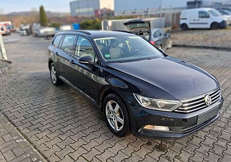 VW Passat Variant Volkswagen Trendline BMT/Start-Stopp Unfall