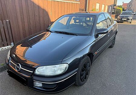Opel Omega 2.0 16V CD