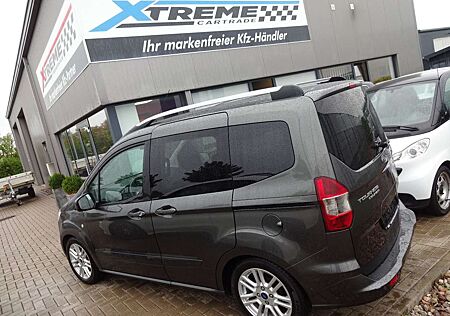 Ford Tourneo Courier 1.0 EcoBoost Titanium