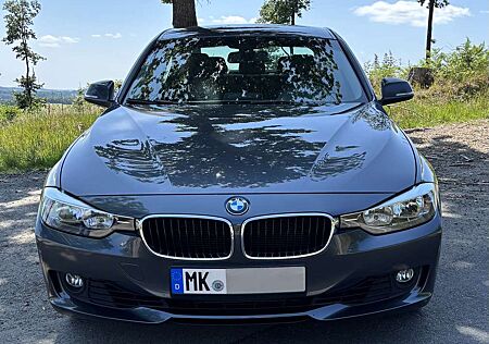 BMW 320i 320