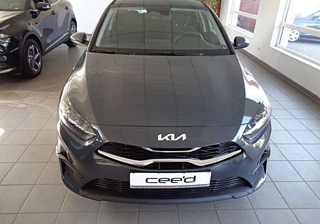 Kia Cee'd Ceed / 1.5 T-GDI OPF VISION Komfortp. Navi Kamera